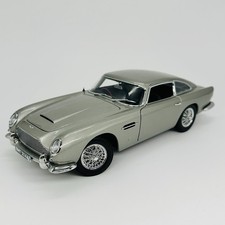 AUTOART 1:18 Scale James Bond