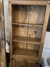 EXCELLENT CONDITION: ORIGINAL RUSTIC SOLID OAK BOOK CASE (OAK FURNITURELAND)