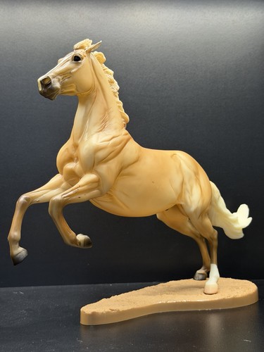 Breyer model horse - model, wyatt