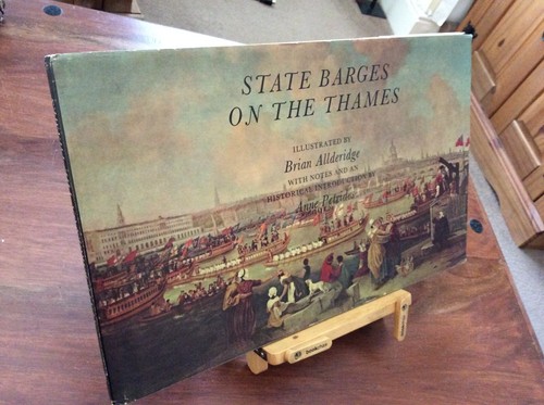 State barges the thames - on,
