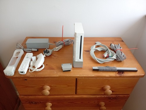 Nintendo wii white console - wii,