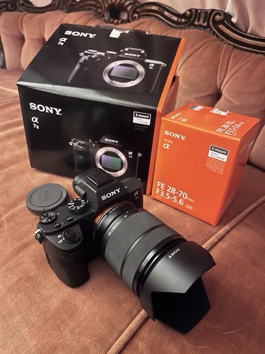 Sony alpha mirrorless - a7,