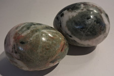 2 Solid Marble Eggs - Green -