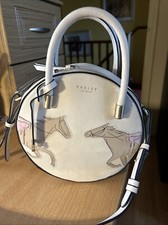 Radley ASCOT horses  Round