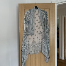 Mint Velvet grey & green patterned scarf Size 50x50ins