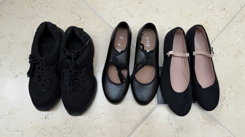Bloch tap shoes three - bloch, pairs