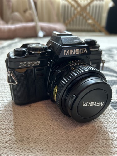 Minolta 700 35mm slr camera - x-700,