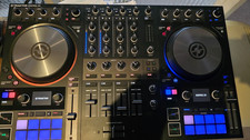 Native Instruments Traktor Kontrol S4 Mk3 (used)Excellent Condition 