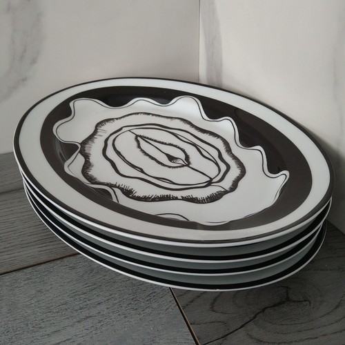 Dinner set for - set, anissa