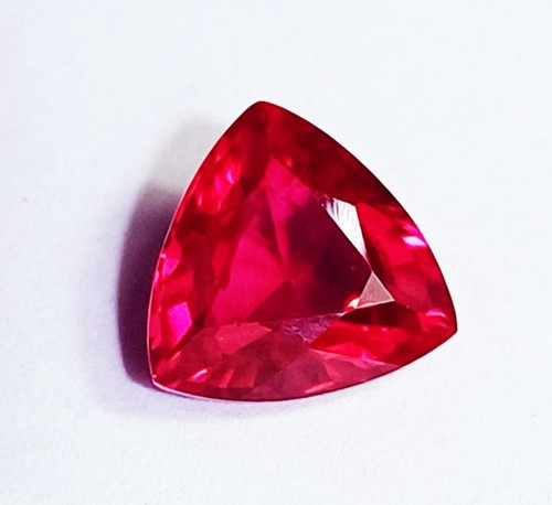 Natural red ruby ct - red,
