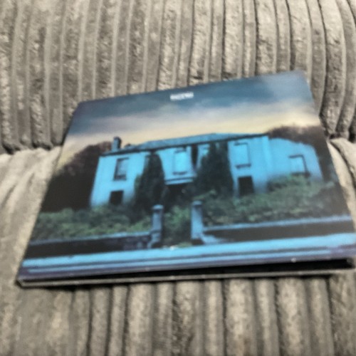 Porcupine tree house of - -,