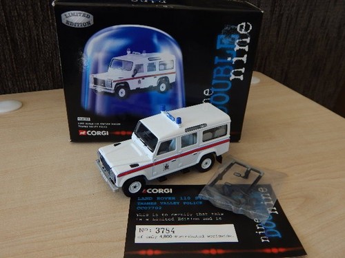 Corgi land rover 110 - 1:43,