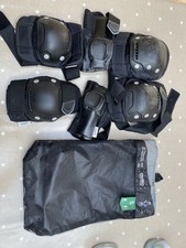 Oxelo Decathlon adult size S Skates Protection Set Black