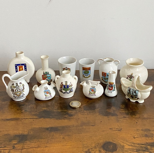 12x unbranded crested china - 12x,