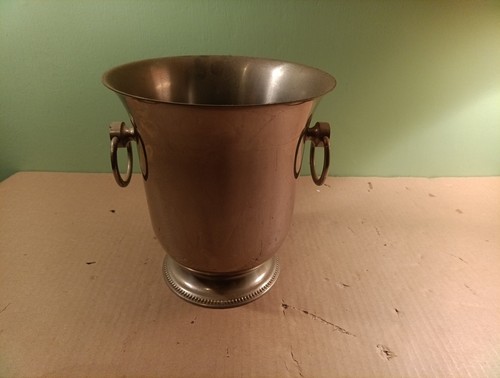 Champagne wine accessory - champagne, by