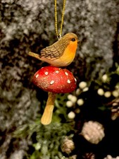 Gisela Graham Christmas Robin Toadstool Hanging Decoration