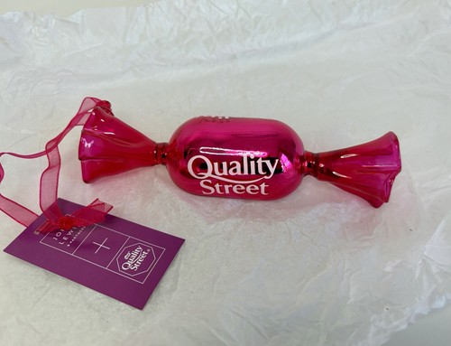 Quality street glass - street, fudge