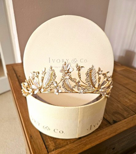Ivory gold tone - co., crystal