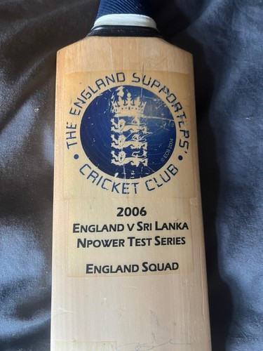 2006 authentic signed cricket - 2006,