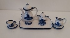 Vintage Delft blue & white
