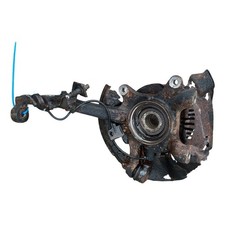 TOYOTA HILUX RIGHT HUB CARRIER