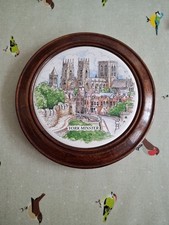 York Minster Framed Round Tile Wall Plaque 21cm Dia