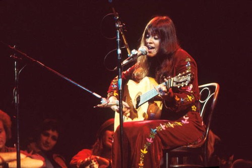 Melanie safka performs - performs, on