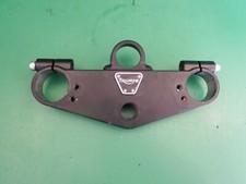 Triumph top yoke 750 - triumph,