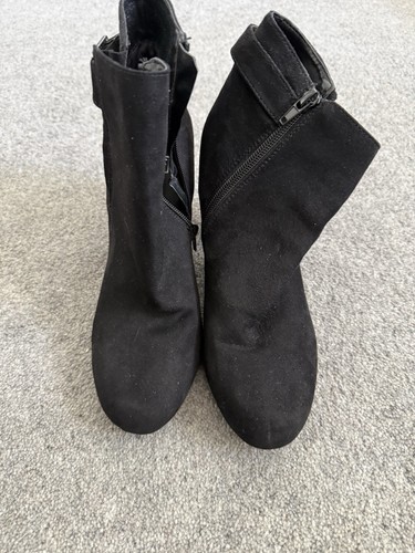 Ladies size ankle - 5, boots