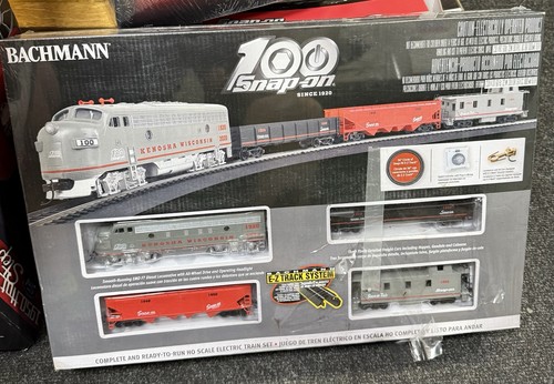 Snap 100 bachmann train - on, set