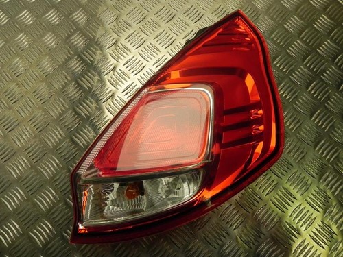 2010 ford fiesta right tail - right,