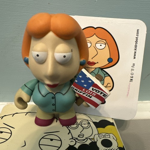 Kidrobot family guy lois - family,