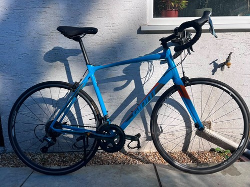Giant contend sl2 road bike