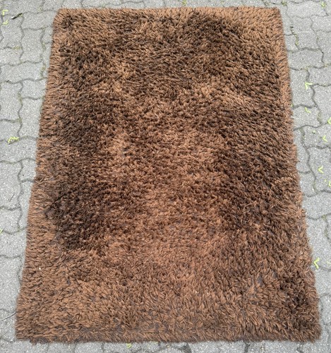Large brown shaggy rug - brown,
