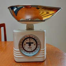 Retro Typhoon Cream Kitchen