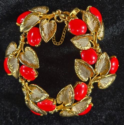 Stunning signed schiaparelli - signed,