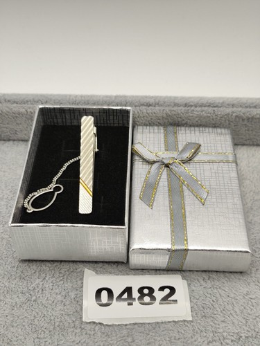 Silver gold tone metal - &,