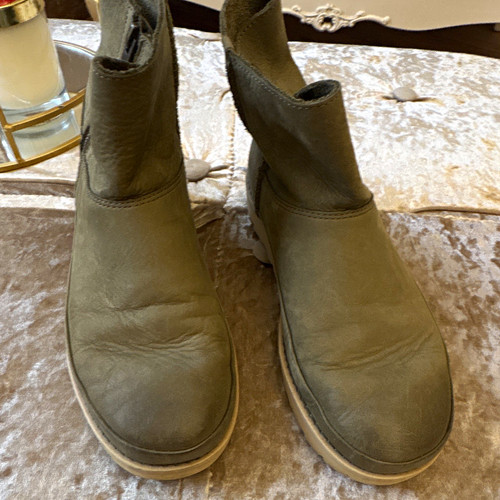 Ugg green leather boots - leather, size