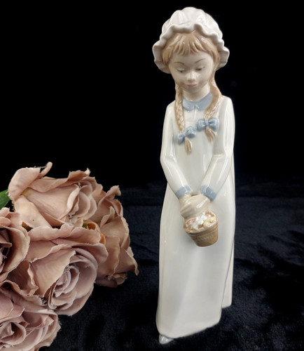 Nao lladro girl - by, figurine