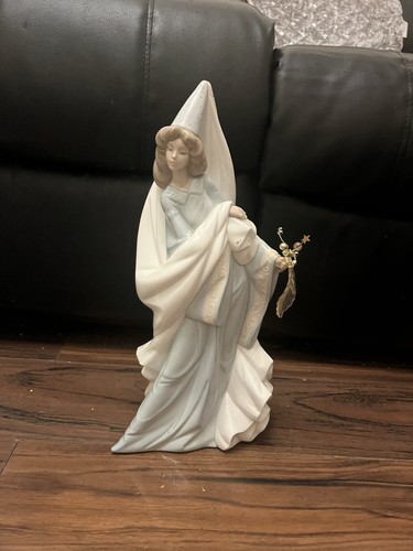 Lladro lady with - lady,