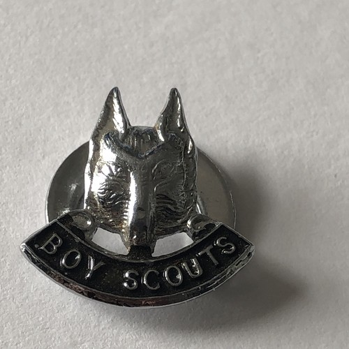 Scouting silver metal wolf - silver,