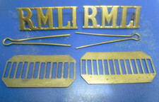 Shoulder title badges: 2 x