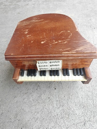 Mini vtg wooden grand piano - mini,