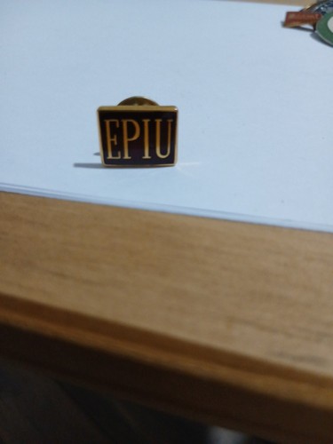 Epiu pin badge political - pin, union