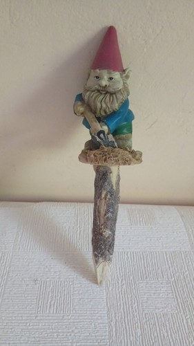 Gnome digging outdoor stone - digging,
