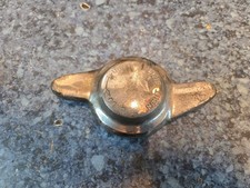 MGB Roadster & GT (1964-81) 2 Eared Wire Wheel Right Hub Spinner 8TPI Stock01