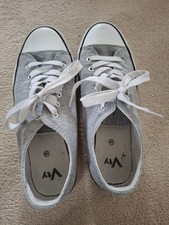 VTY Lace Up Canvas Shoes Size 39 Grey/white