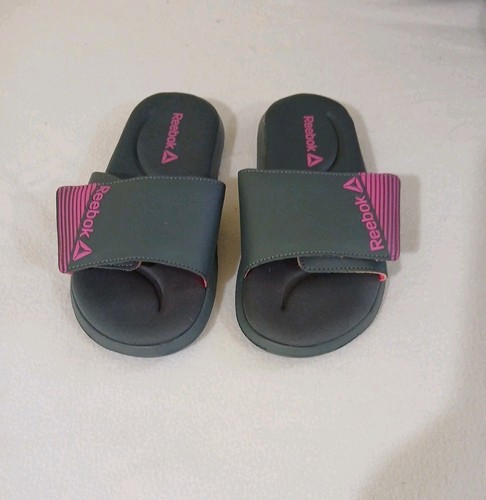 Reebok women size 6 - reebok,