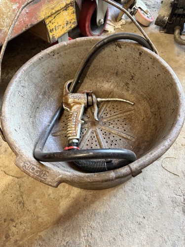 Ridgid oil bucket - ridgid,