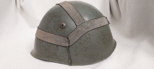 Italian m33 helmet